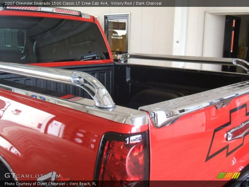 Victory Red / Dark Charcoal 2007 Chevrolet Silverado 1500 Classic LT Crew Cab 4x4