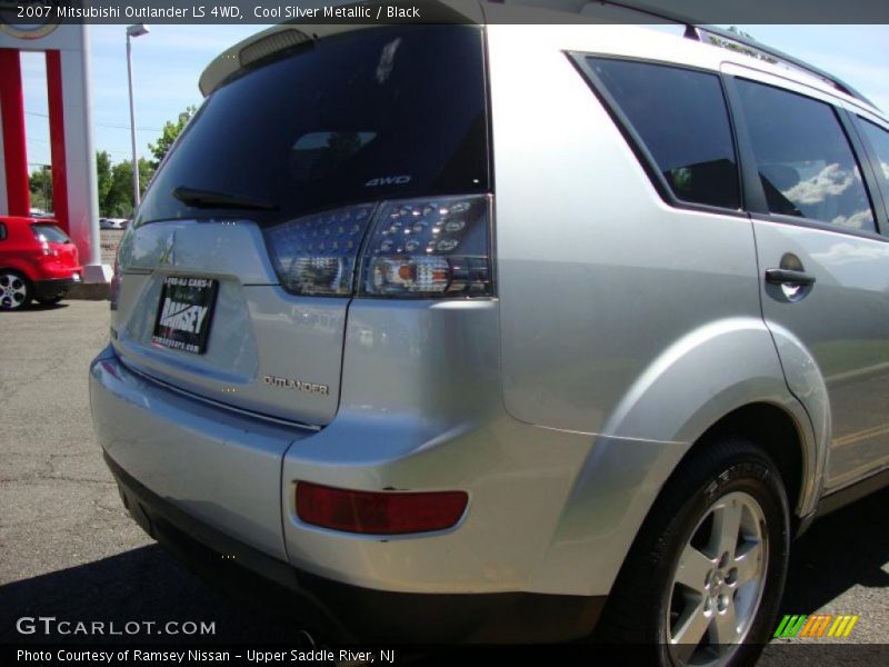 Cool Silver Metallic / Black 2007 Mitsubishi Outlander LS 4WD