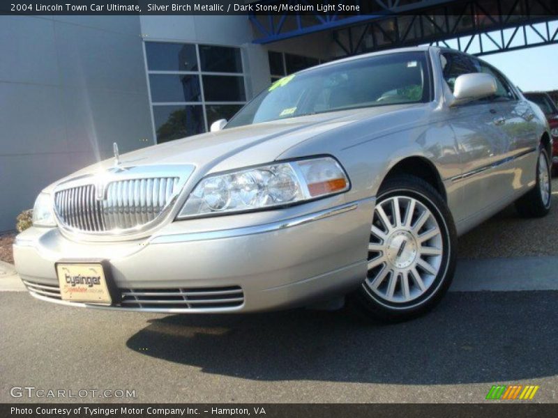Silver Birch Metallic / Dark Stone/Medium Light Stone 2004 Lincoln Town Car Ultimate
