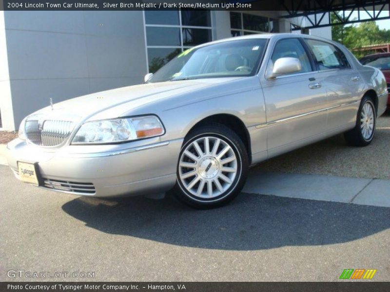 Silver Birch Metallic / Dark Stone/Medium Light Stone 2004 Lincoln Town Car Ultimate