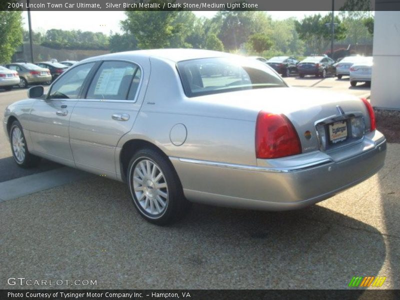 Silver Birch Metallic / Dark Stone/Medium Light Stone 2004 Lincoln Town Car Ultimate