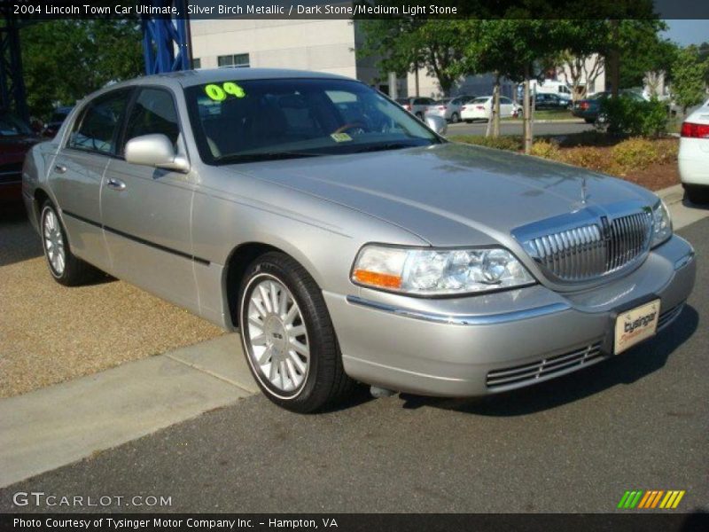 Silver Birch Metallic / Dark Stone/Medium Light Stone 2004 Lincoln Town Car Ultimate