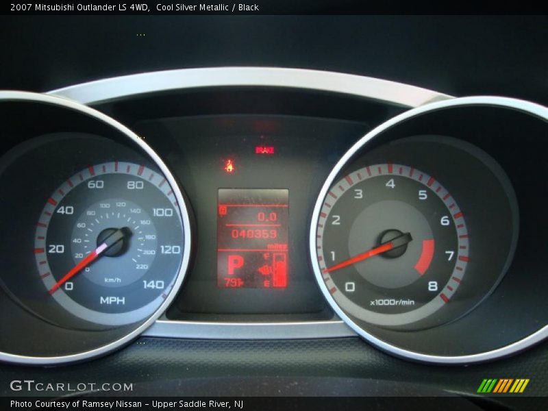 Cool Silver Metallic / Black 2007 Mitsubishi Outlander LS 4WD