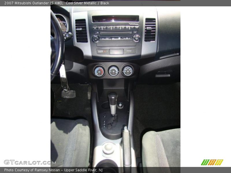 Cool Silver Metallic / Black 2007 Mitsubishi Outlander LS 4WD