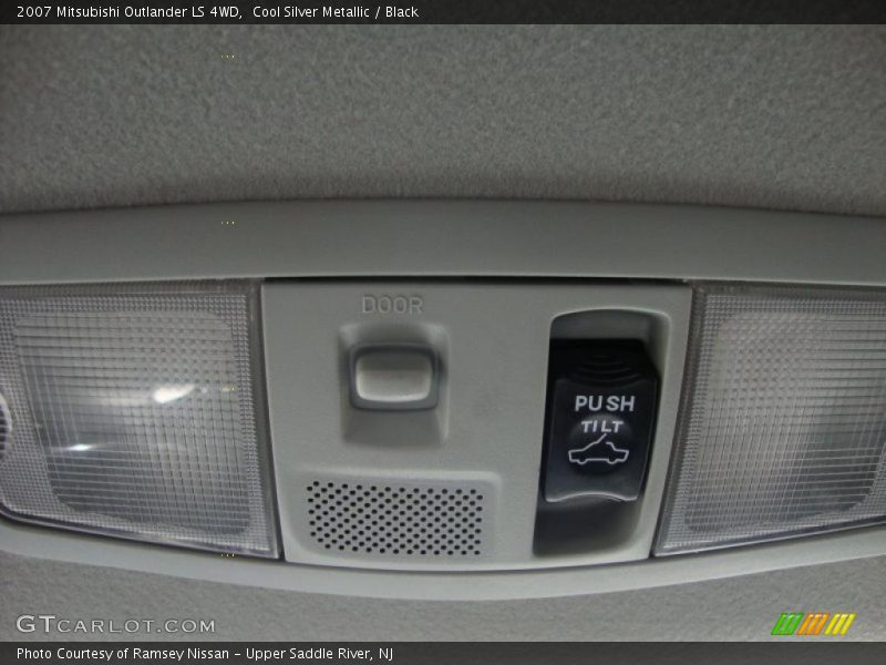 Cool Silver Metallic / Black 2007 Mitsubishi Outlander LS 4WD