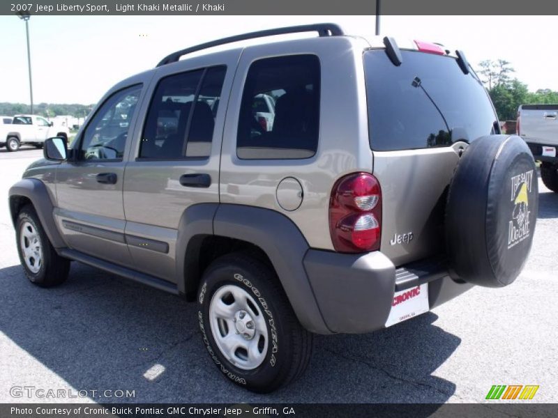 Light Khaki Metallic / Khaki 2007 Jeep Liberty Sport