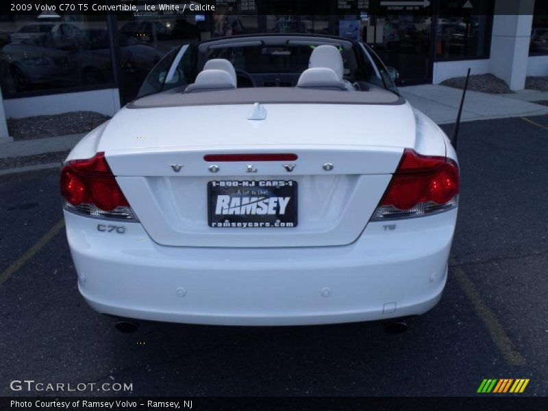 Ice White / Calcite 2009 Volvo C70 T5 Convertible