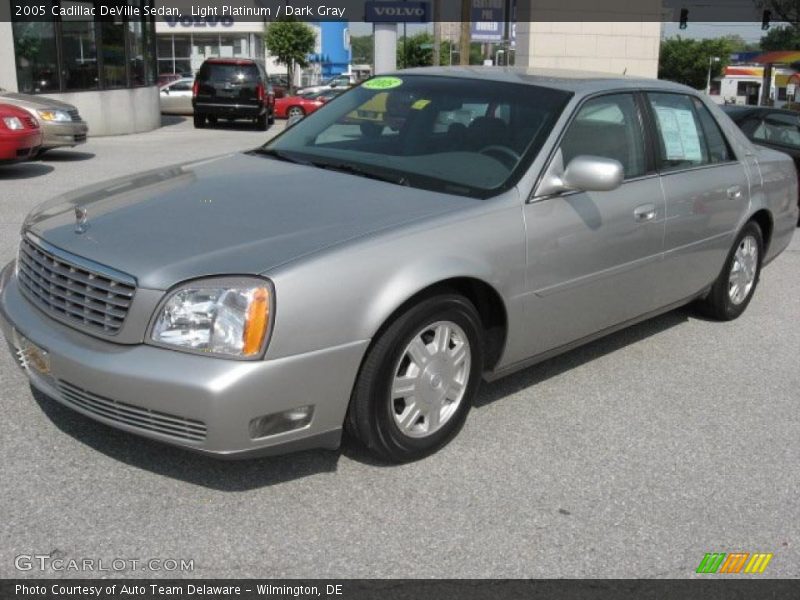 Light Platinum / Dark Gray 2005 Cadillac DeVille Sedan