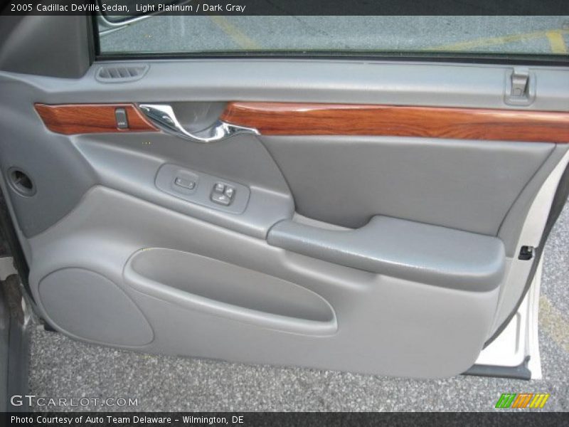 Light Platinum / Dark Gray 2005 Cadillac DeVille Sedan