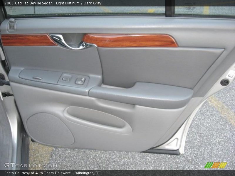 Light Platinum / Dark Gray 2005 Cadillac DeVille Sedan