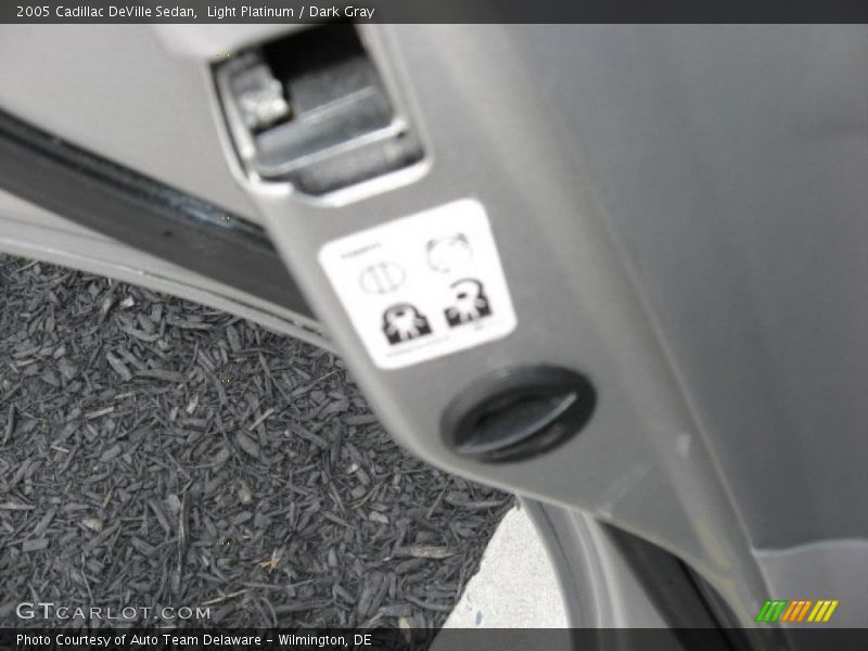 Light Platinum / Dark Gray 2005 Cadillac DeVille Sedan