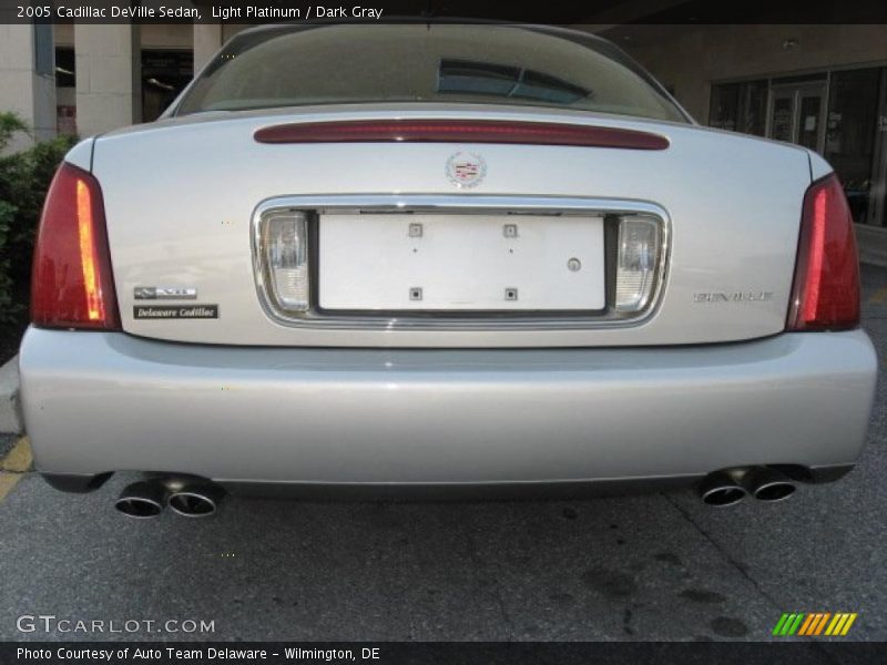Light Platinum / Dark Gray 2005 Cadillac DeVille Sedan