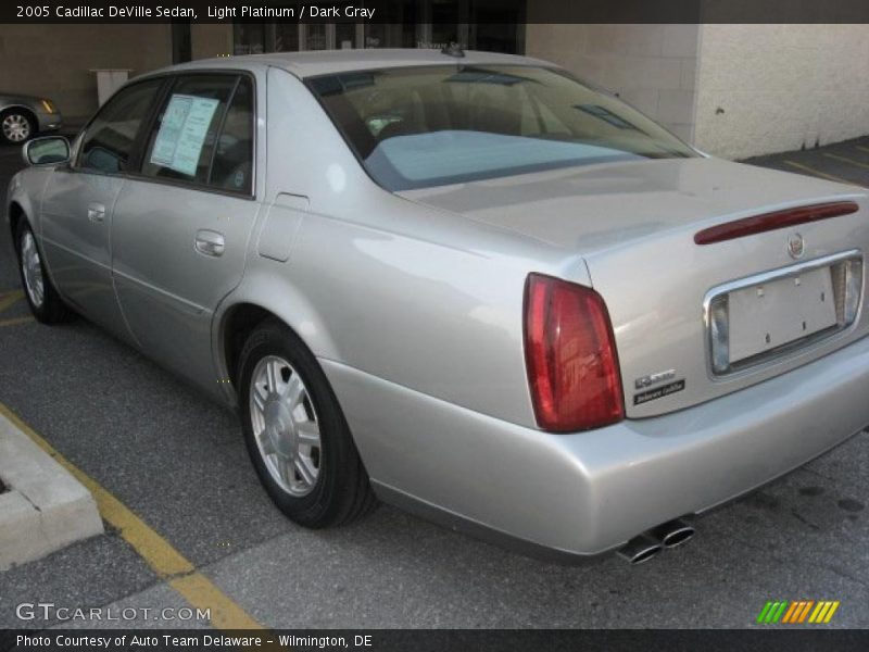 Light Platinum / Dark Gray 2005 Cadillac DeVille Sedan