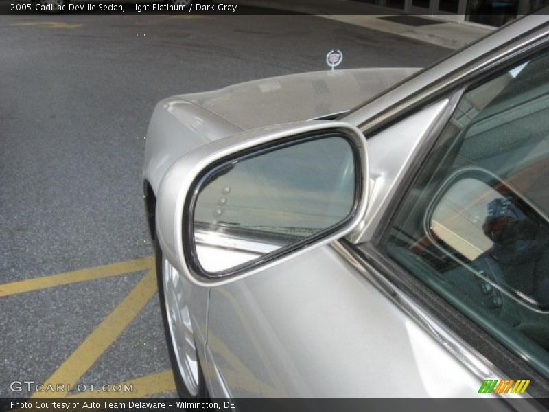 Light Platinum / Dark Gray 2005 Cadillac DeVille Sedan