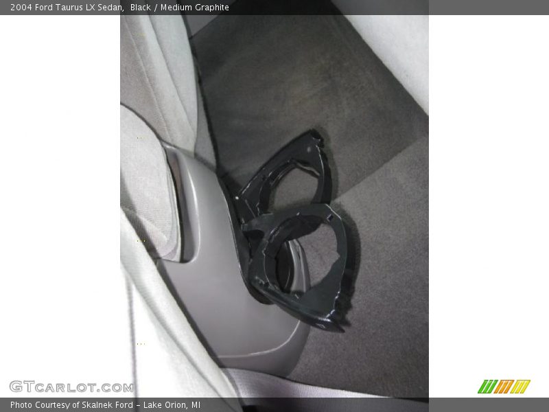 Black / Medium Graphite 2004 Ford Taurus LX Sedan