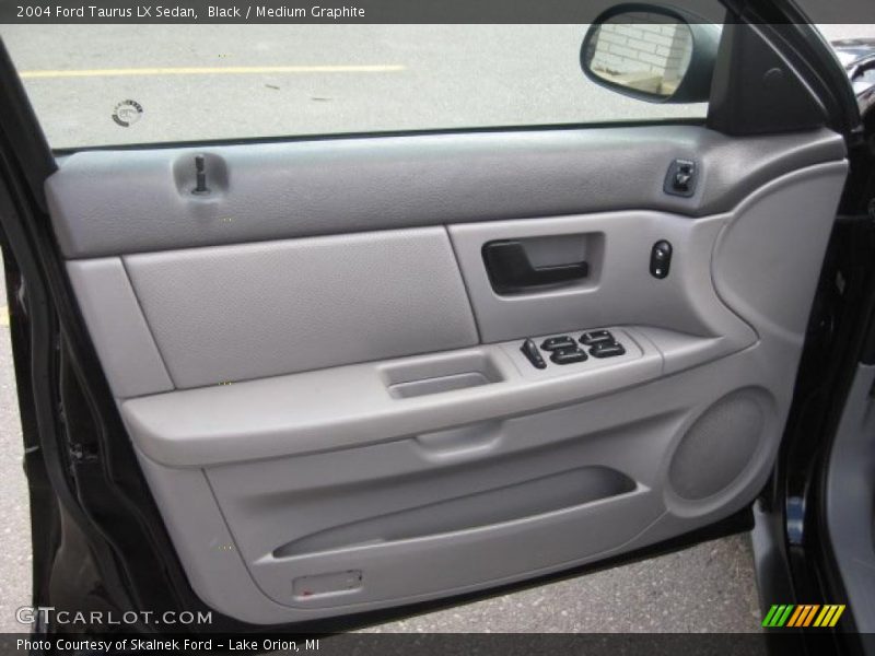 Black / Medium Graphite 2004 Ford Taurus LX Sedan