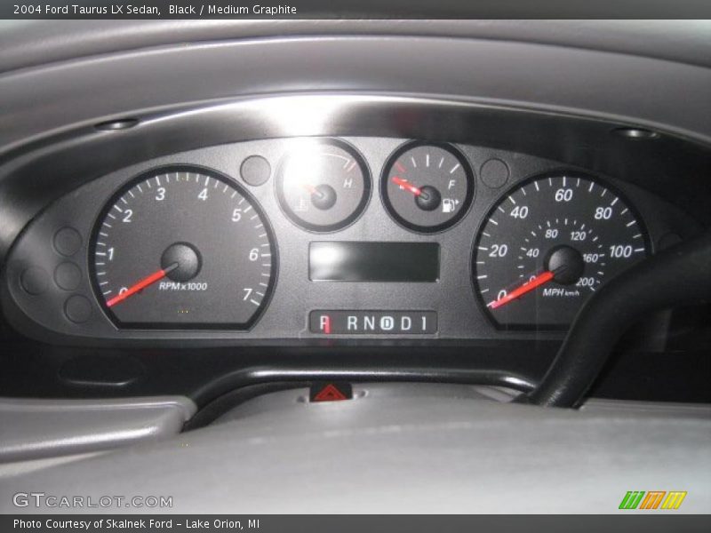 Black / Medium Graphite 2004 Ford Taurus LX Sedan