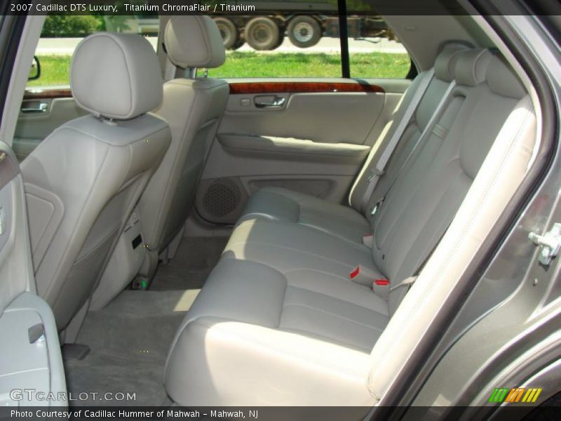 Titanium ChromaFlair / Titanium 2007 Cadillac DTS Luxury