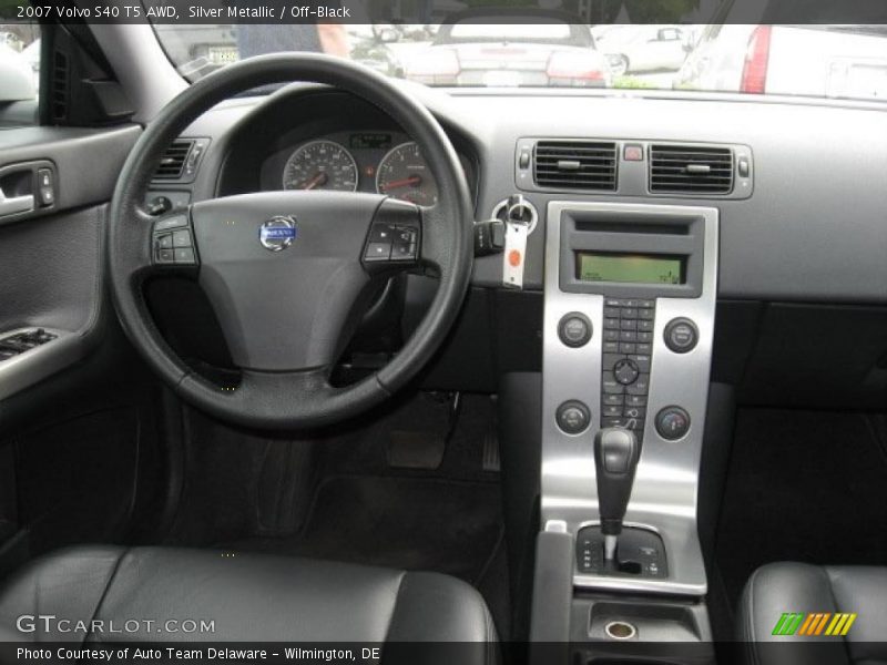 Silver Metallic / Off-Black 2007 Volvo S40 T5 AWD