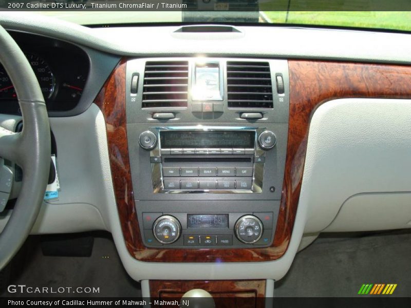 Titanium ChromaFlair / Titanium 2007 Cadillac DTS Luxury