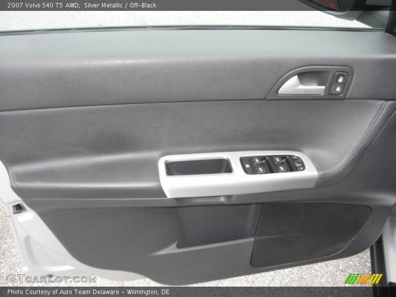 Silver Metallic / Off-Black 2007 Volvo S40 T5 AWD