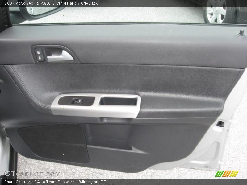 Silver Metallic / Off-Black 2007 Volvo S40 T5 AWD