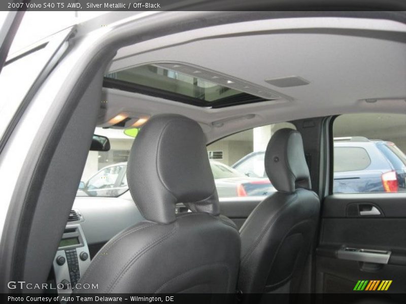 Silver Metallic / Off-Black 2007 Volvo S40 T5 AWD