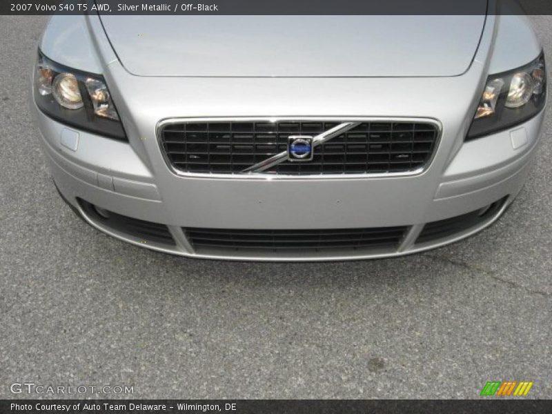 Silver Metallic / Off-Black 2007 Volvo S40 T5 AWD