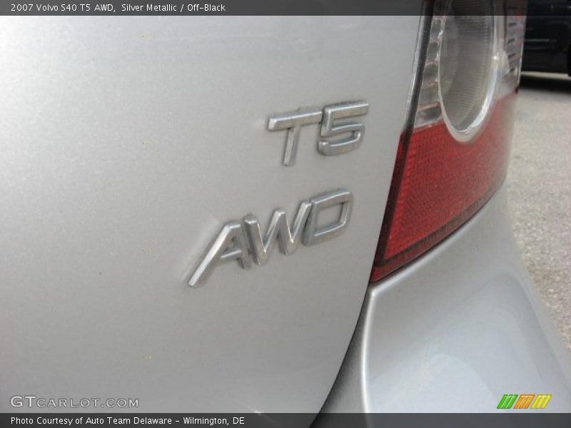 Silver Metallic / Off-Black 2007 Volvo S40 T5 AWD