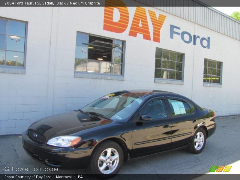 Black / Medium Graphite 2004 Ford Taurus SE Sedan