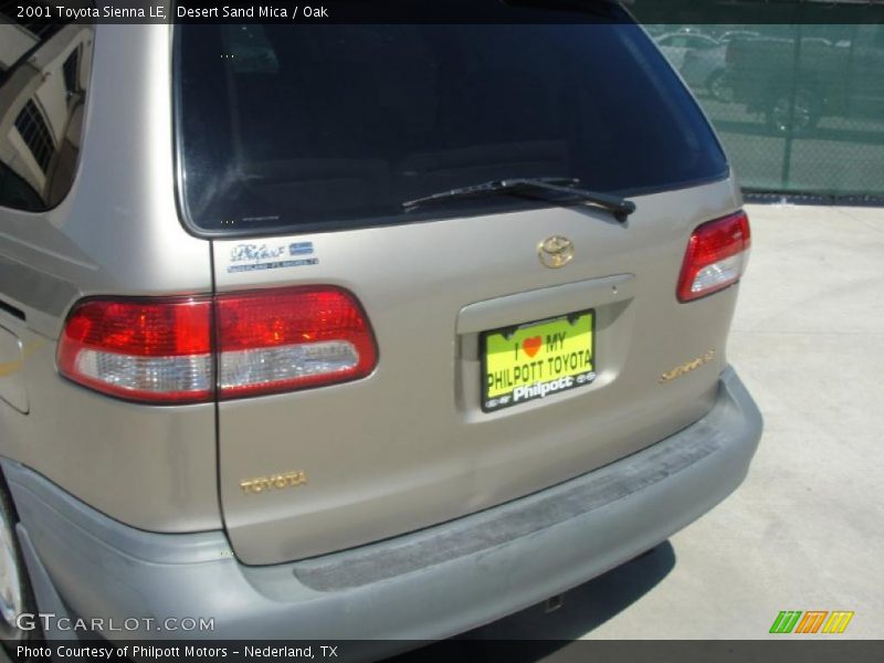 Desert Sand Mica / Oak 2001 Toyota Sienna LE