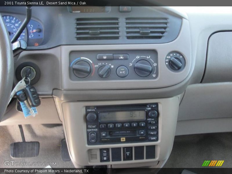 Desert Sand Mica / Oak 2001 Toyota Sienna LE