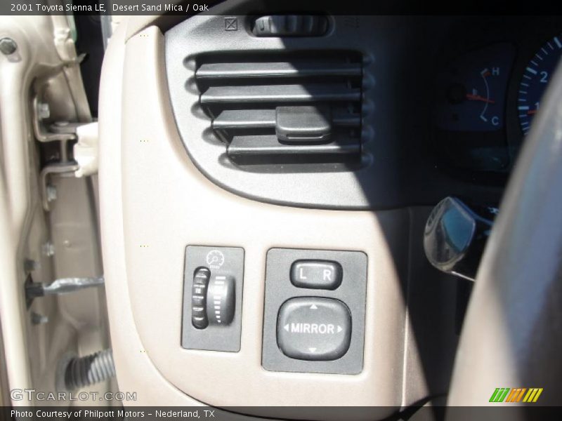 Desert Sand Mica / Oak 2001 Toyota Sienna LE