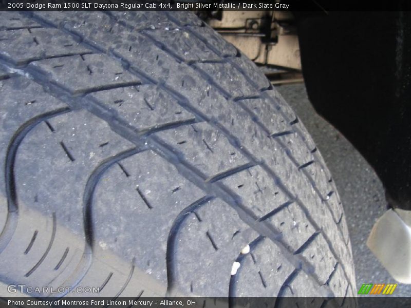 Bright Silver Metallic / Dark Slate Gray 2005 Dodge Ram 1500 SLT Daytona Regular Cab 4x4
