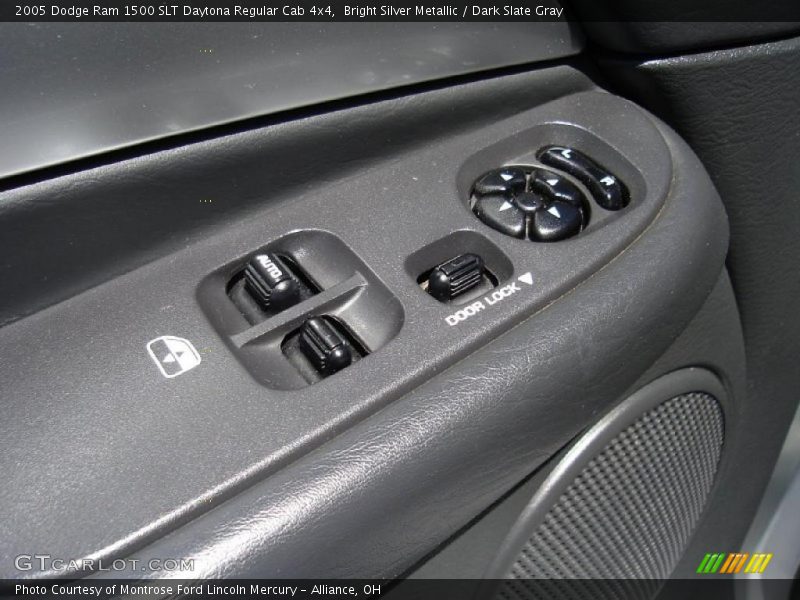 Bright Silver Metallic / Dark Slate Gray 2005 Dodge Ram 1500 SLT Daytona Regular Cab 4x4