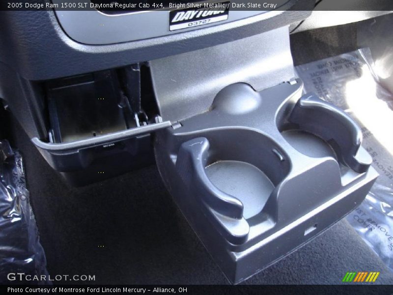 Bright Silver Metallic / Dark Slate Gray 2005 Dodge Ram 1500 SLT Daytona Regular Cab 4x4