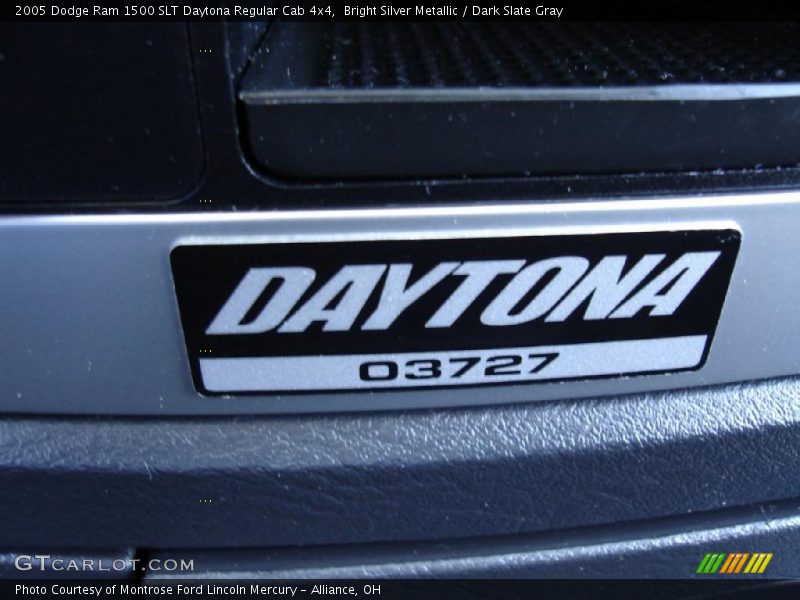 Bright Silver Metallic / Dark Slate Gray 2005 Dodge Ram 1500 SLT Daytona Regular Cab 4x4
