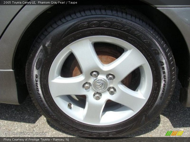 Phantom Gray Pearl / Taupe 2005 Toyota Camry LE