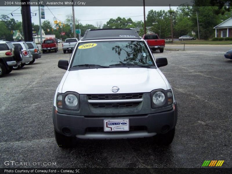 Avalanche White / Gray 2004 Nissan Xterra XE