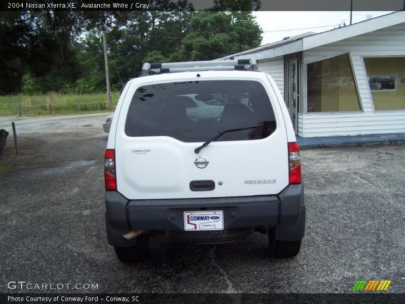 Avalanche White / Gray 2004 Nissan Xterra XE