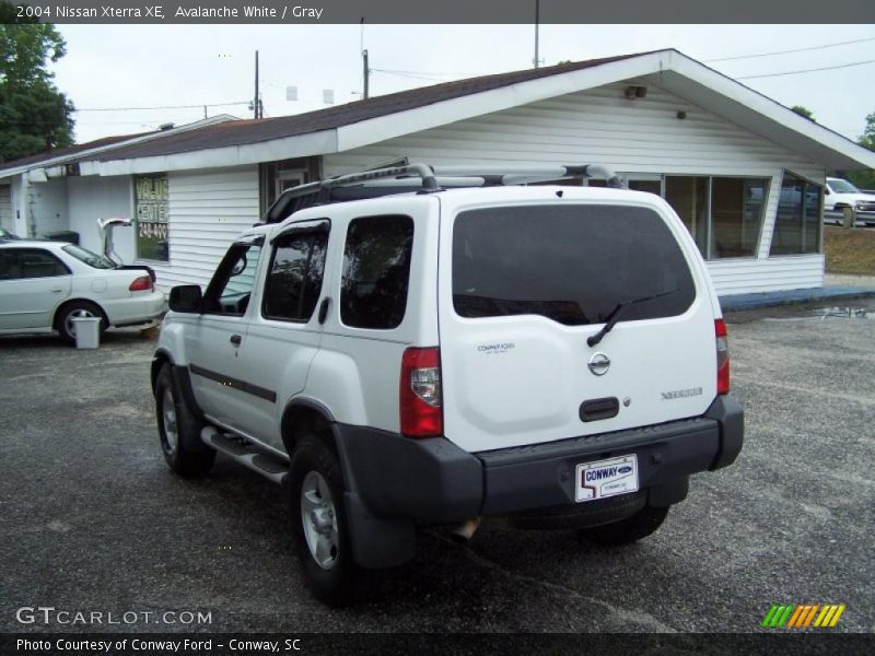 Avalanche White / Gray 2004 Nissan Xterra XE