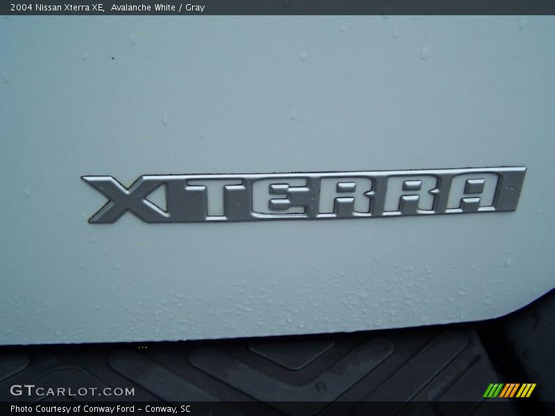 Avalanche White / Gray 2004 Nissan Xterra XE