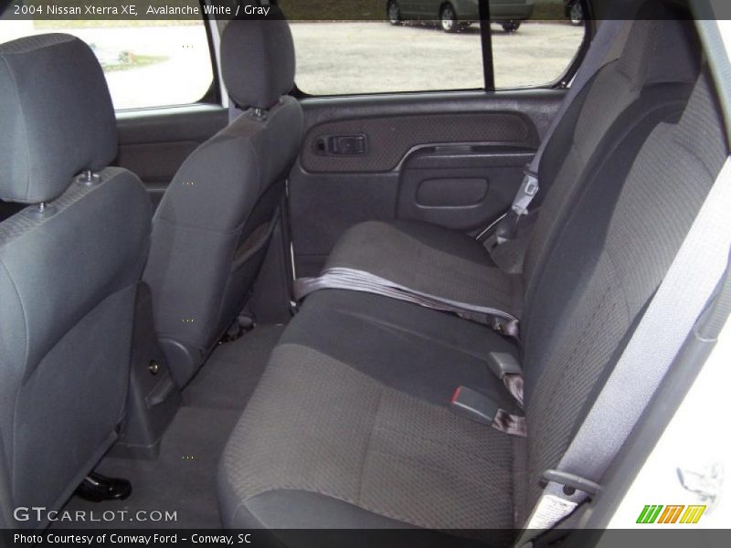 Avalanche White / Gray 2004 Nissan Xterra XE