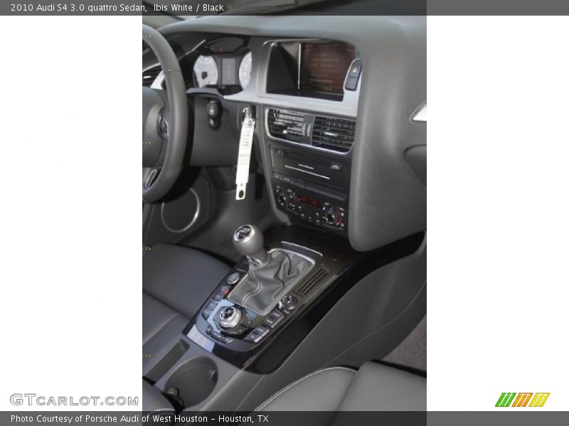 Ibis White / Black 2010 Audi S4 3.0 quattro Sedan