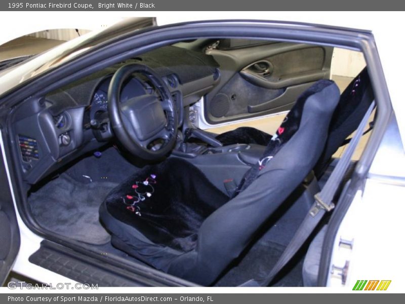 Bright White / Black 1995 Pontiac Firebird Coupe