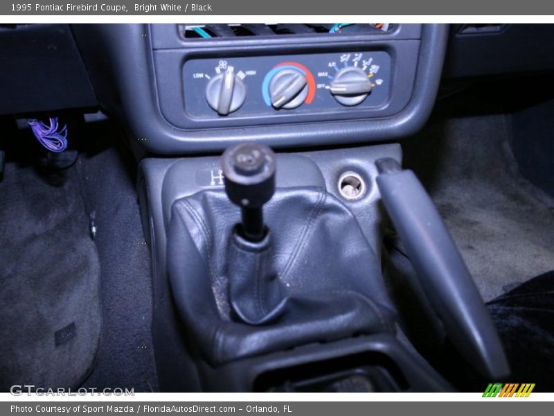Bright White / Black 1995 Pontiac Firebird Coupe