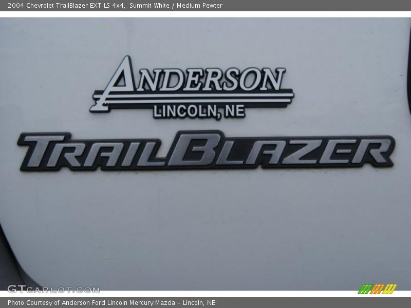 Summit White / Medium Pewter 2004 Chevrolet TrailBlazer EXT LS 4x4