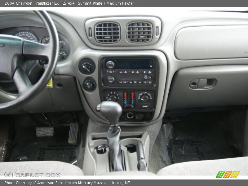 Summit White / Medium Pewter 2004 Chevrolet TrailBlazer EXT LS 4x4