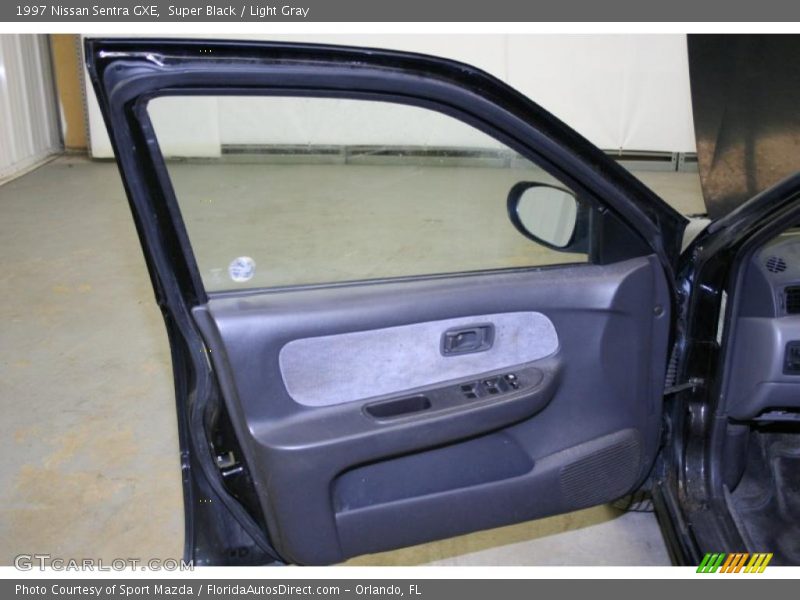 Super Black / Light Gray 1997 Nissan Sentra GXE