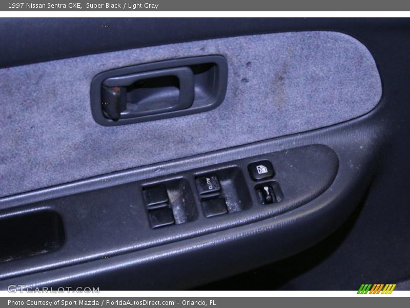 Super Black / Light Gray 1997 Nissan Sentra GXE